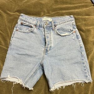 Abercrombie & Fitch Women 7” High Rise Dad Shorts